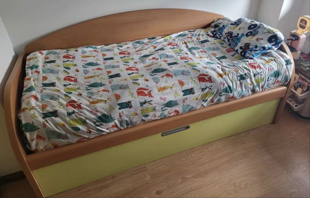 Quarto completo cama guarda vestidos secretaria movel