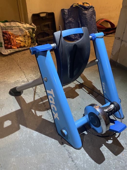 Trenażer rowerowy tacx blue matic