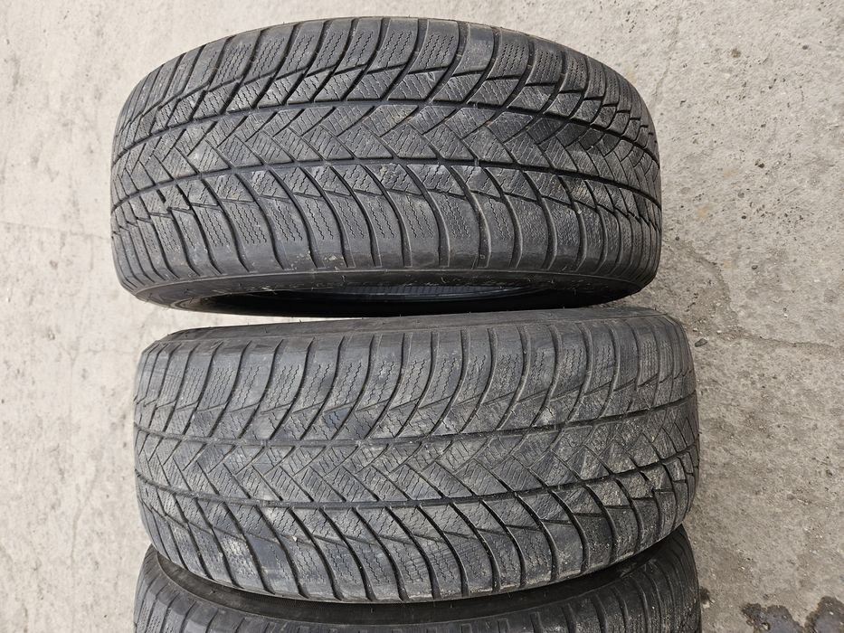 Sprzedam Opony Zimowe Bridgestone  225/60R17