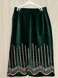 Эффектная юбка с вышивкой из яркой купонной ткани - элитное качество