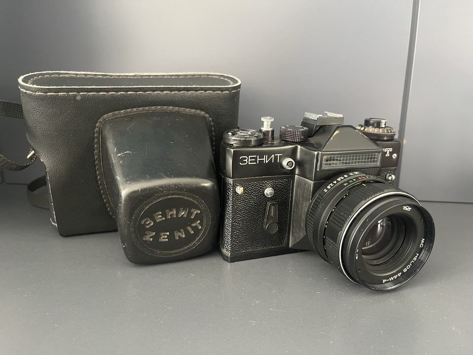 Zenit ET + Helios-44M-4 58mm f/2 + oryginalny futerał