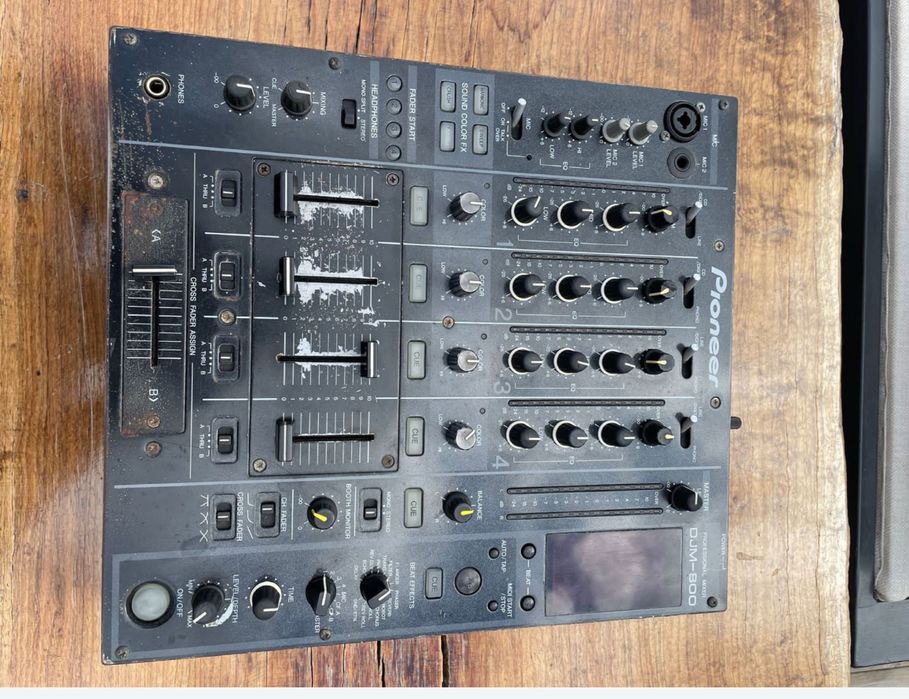 Mesa de mistura pionner djm800 em bom estado