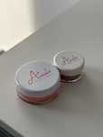 Mineralny róż do policzkow cień do powiek amilie cosmetics
