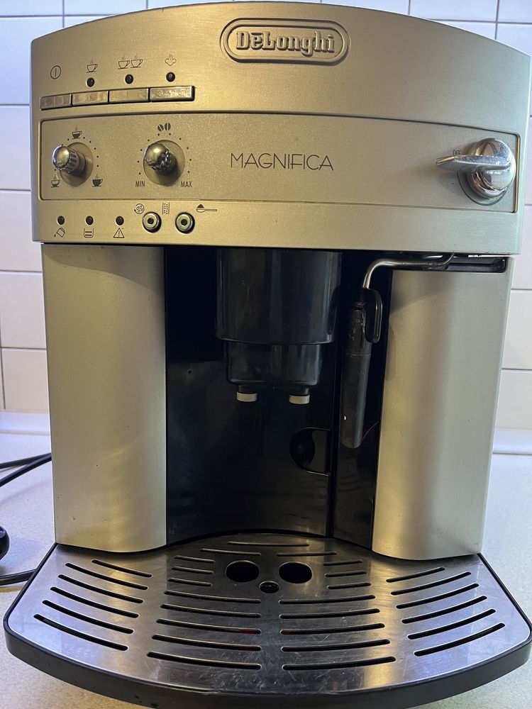 Кавовамашина, кофемашина.DeLonghi Magnifica.Delonghi.