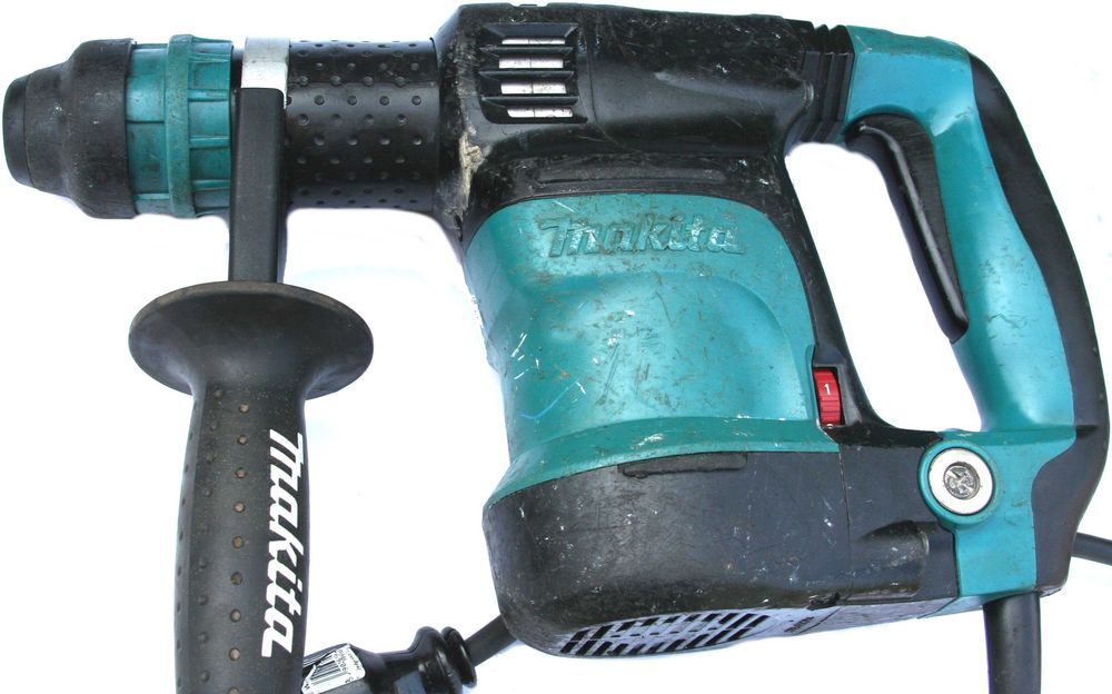 Młotek kujący Makita HK1820 dłutownica do płytek sds-plus