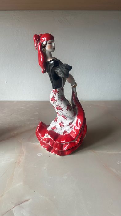 Фарфоровая статуэтка Цыганка Испанский танец
