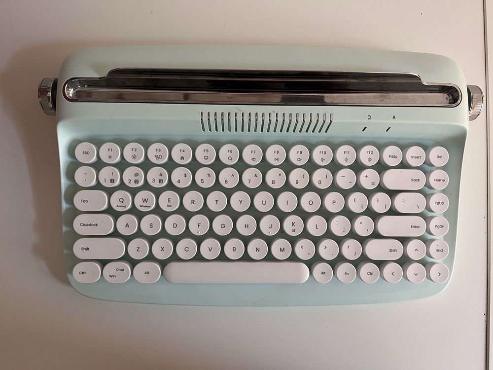 Actto Retro Mini Bluetooth Keyboard B303