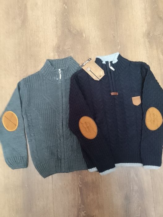 Свитера  на мальчика 4-5 лет