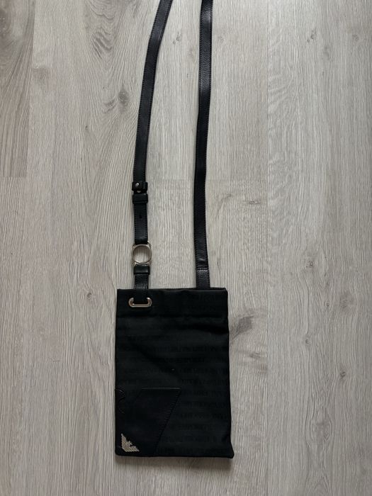 сумка месенджер armani монограмна з великим логотипом