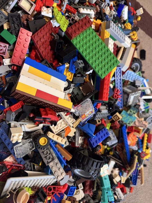 Конструктор LEGO Classic ща все 2000 грн