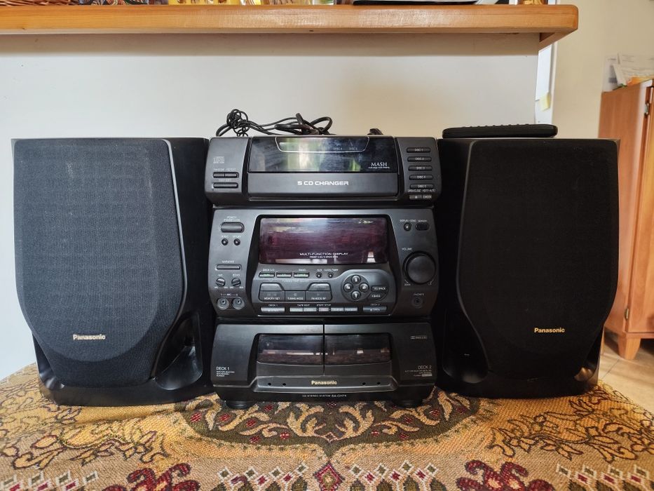 Wieża Panasonic na  5 CD + 2 kasety  z kolumnami