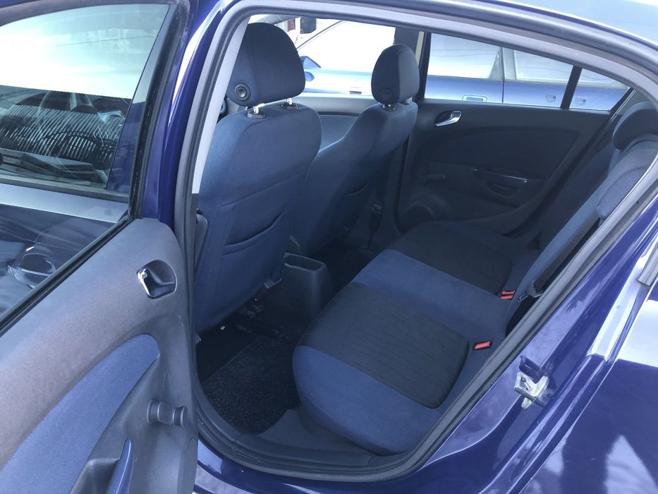 Опель корса 2010рік