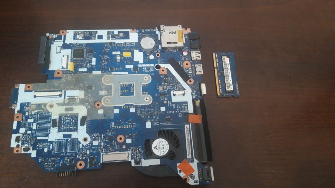 Материнская плата Packard Bell TE11HC +ОЗУ 4GB DDR3