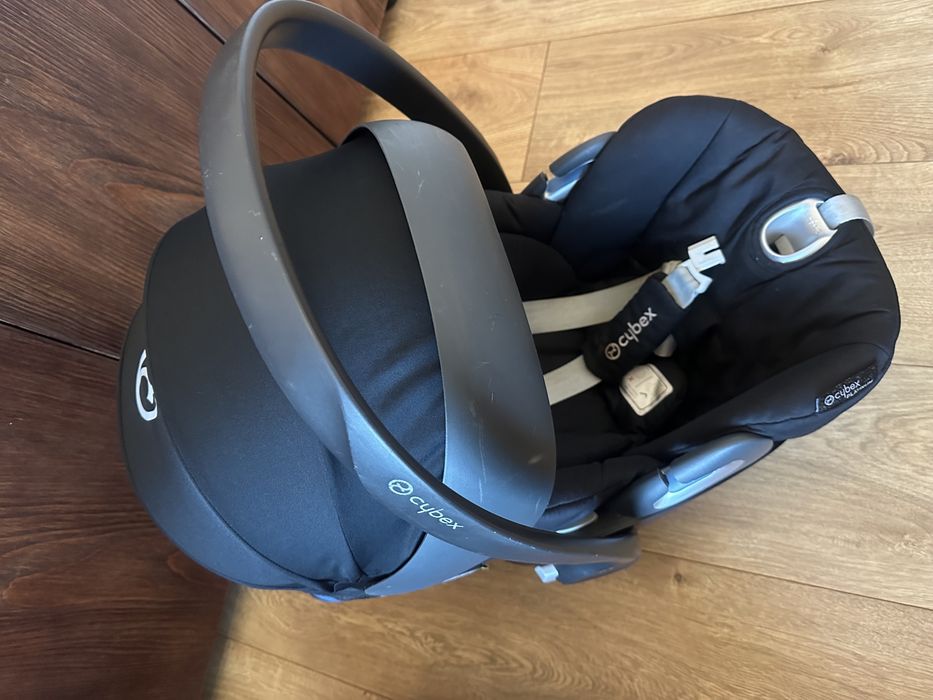 Fotelik rozkladany cybex cloud Z z baza obrotowa