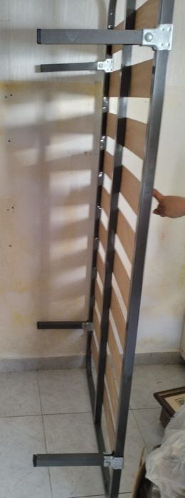 - Estrado metálico para solteiro -