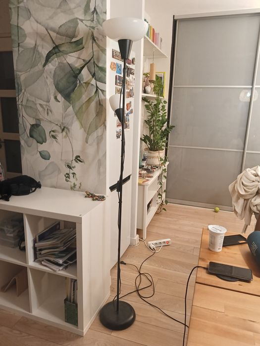 Kultowa lampa podłogowa Ikea