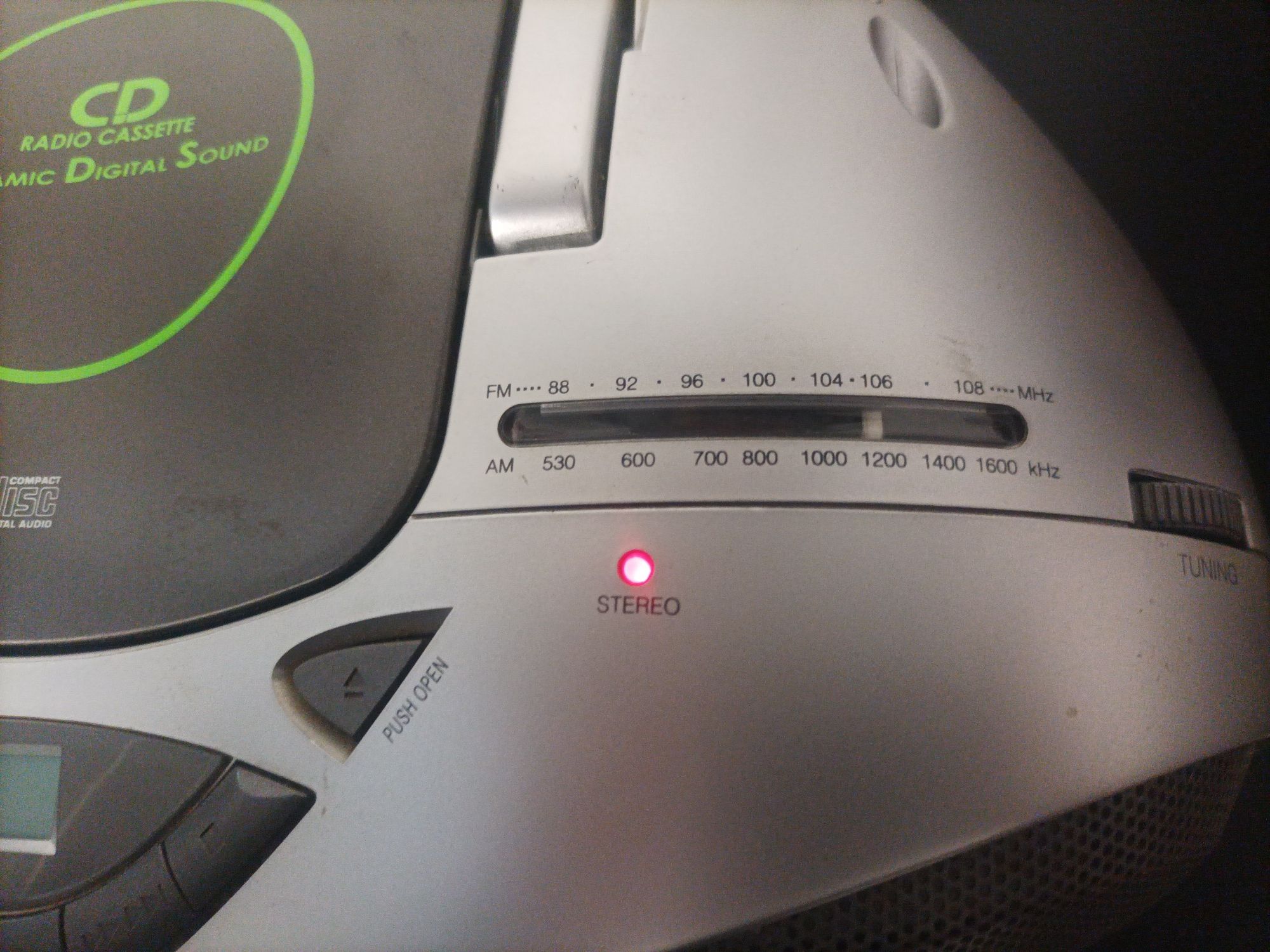 Radio CD K7 portátil LG