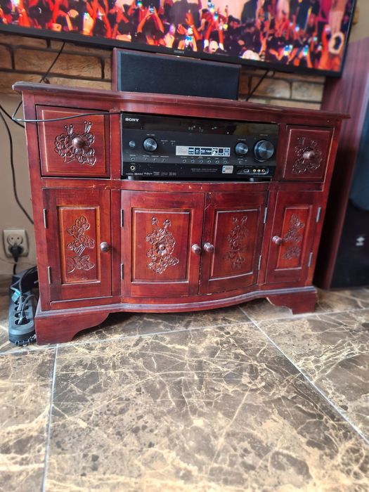 Sprzedam stolik pod telewizor.