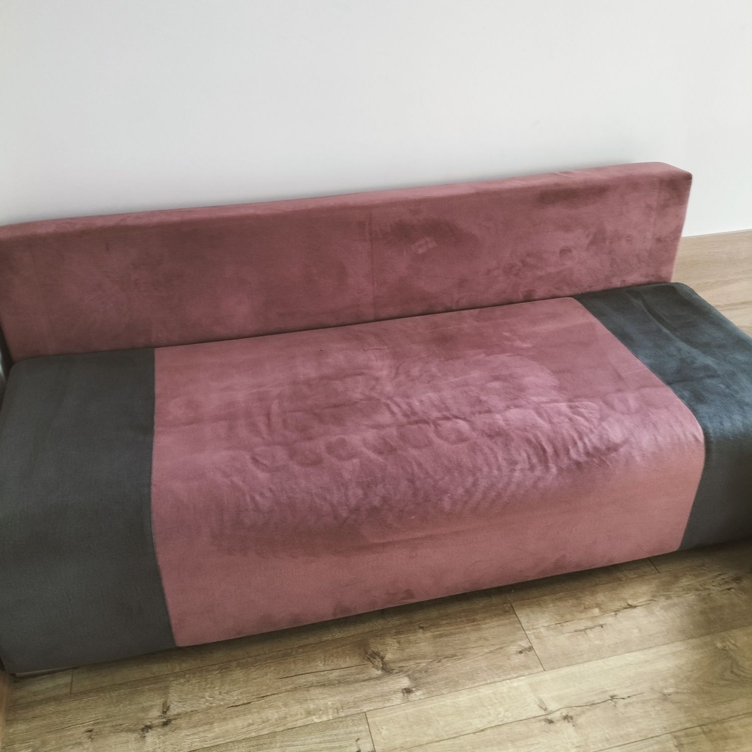 Sofa/ kanapa z funkcją spania i pojemnikiem