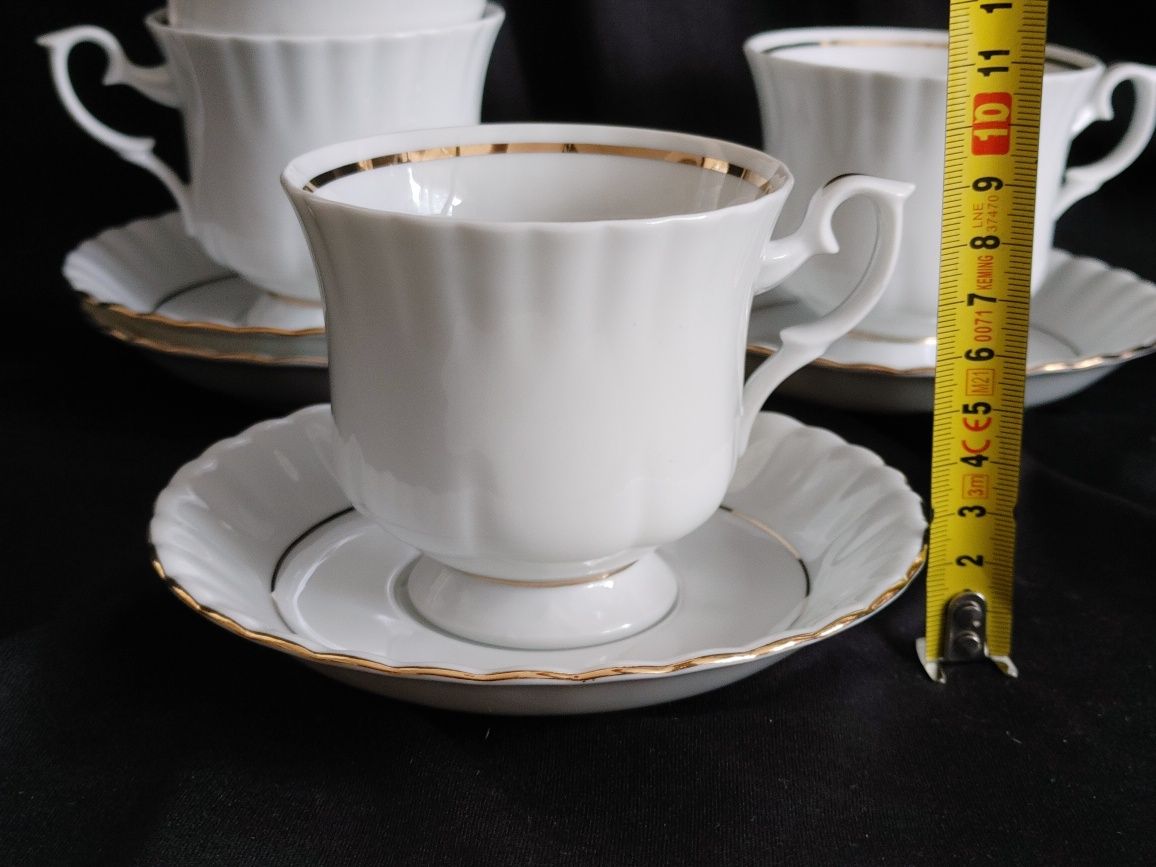 Filiżanki ze spodeczkami Iwona Porcelana Chodzież złoty pasek