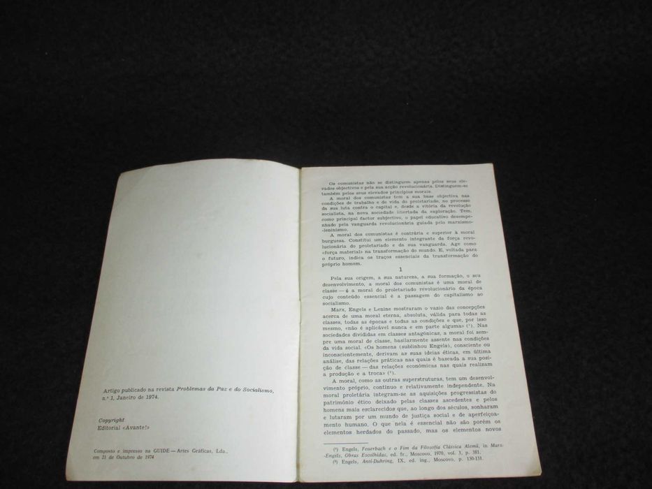 Livro A Superioridade Moral dos Comunistas Álvaro Cunhal