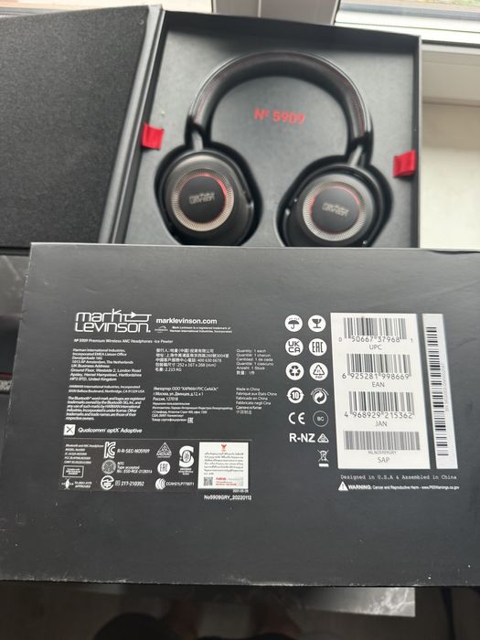 Навушники Mark Levinson 5909