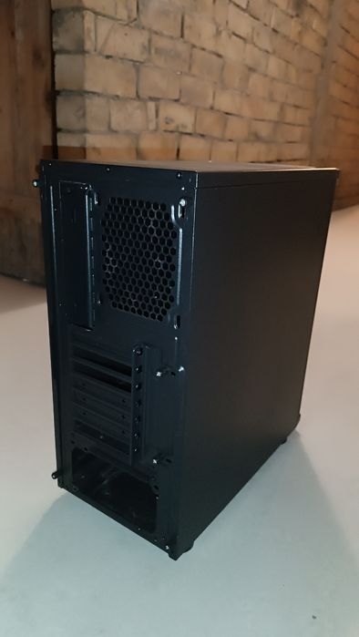 Obudowa PC Preyon Nest Meshy czarna, midi ATX, świetna wentylacja