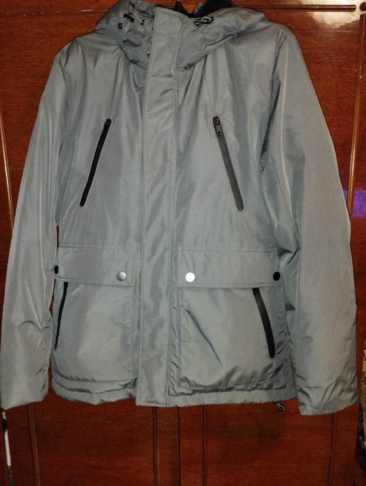 Продам зимню куртку