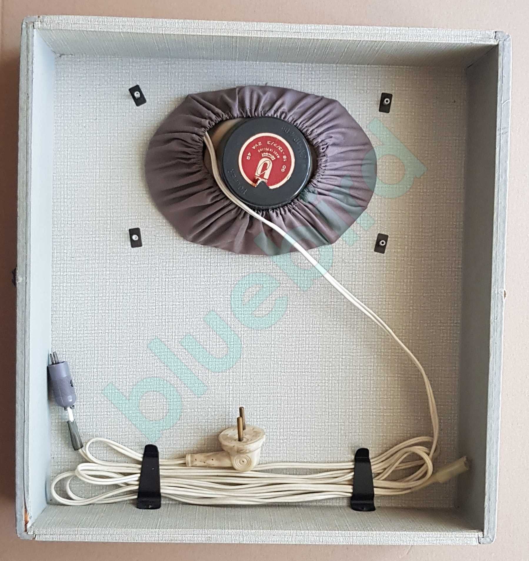 Gramofon Bambino 3 – kultowy sprzęt retro z PRL, w świetnym stanie