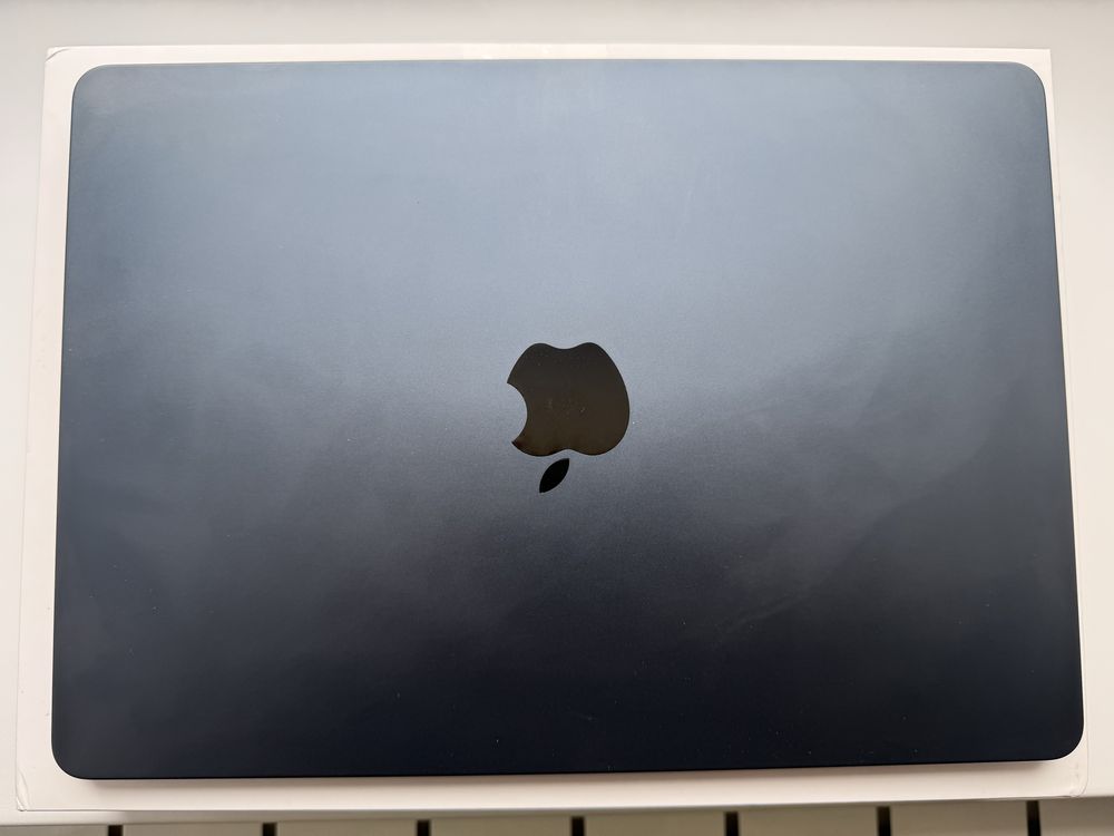 Apple MacBook Air 13 m2/8gb/256 94%