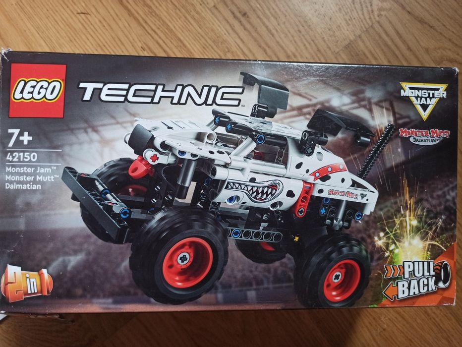 Набір дитячих іграшок та конструкторів