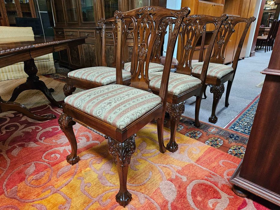 Imponentes cadeiras antigas, sem braços, estilo D. João V - ópt