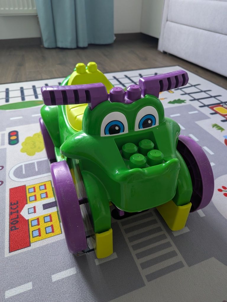 Машинка толокар Mega Bloks