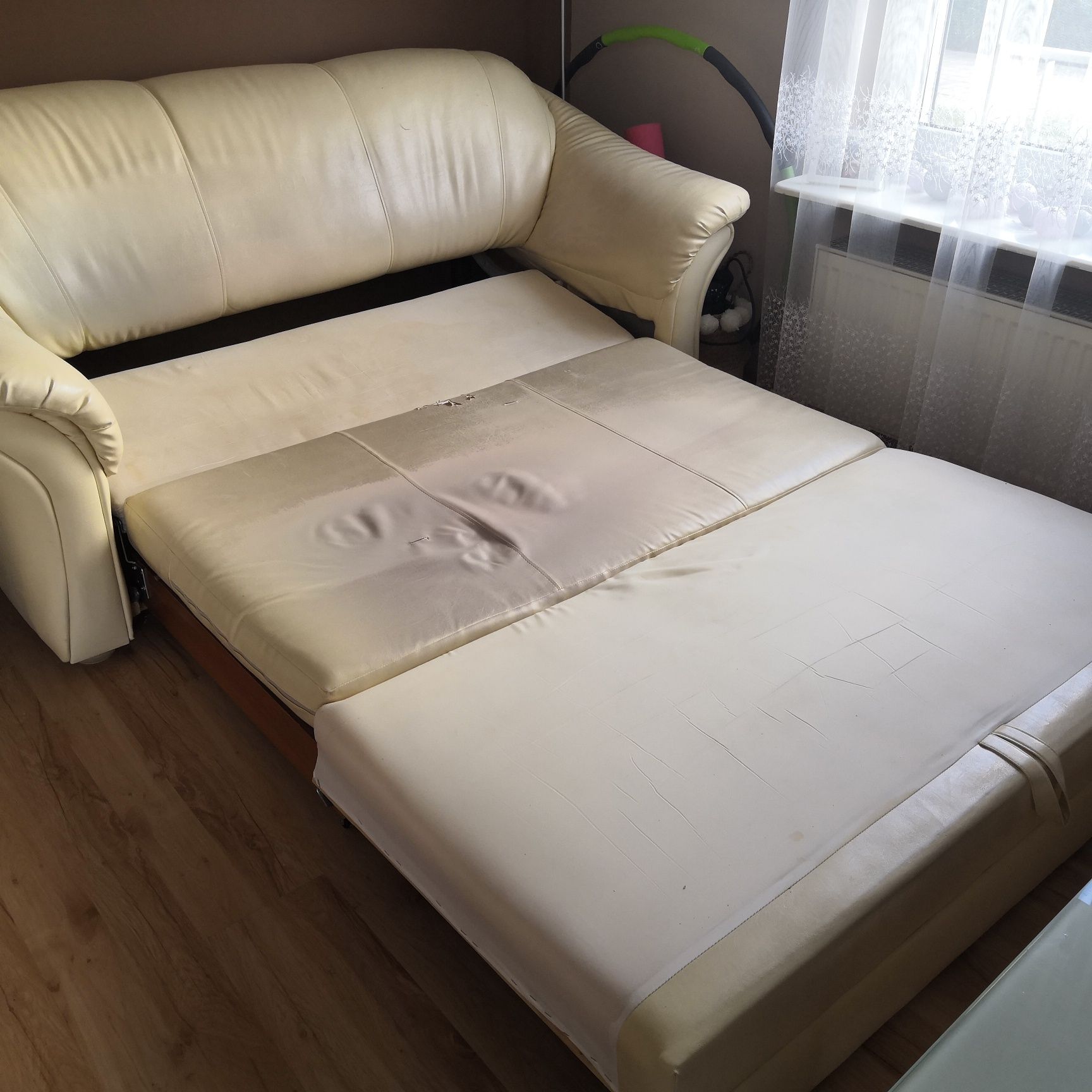 Zestaw mebli - sofa z funkcją spania + fotel