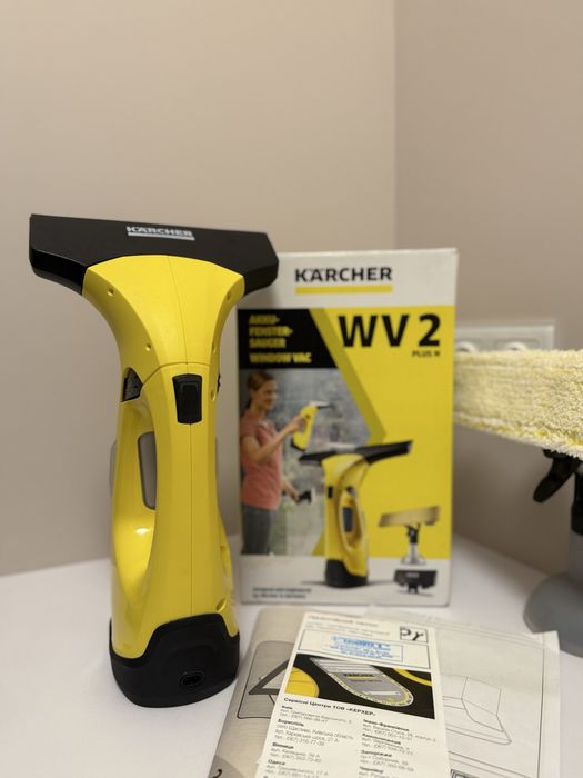 Kärcher WV2 Plus N жовтий — склоочисник, ідеальний стан