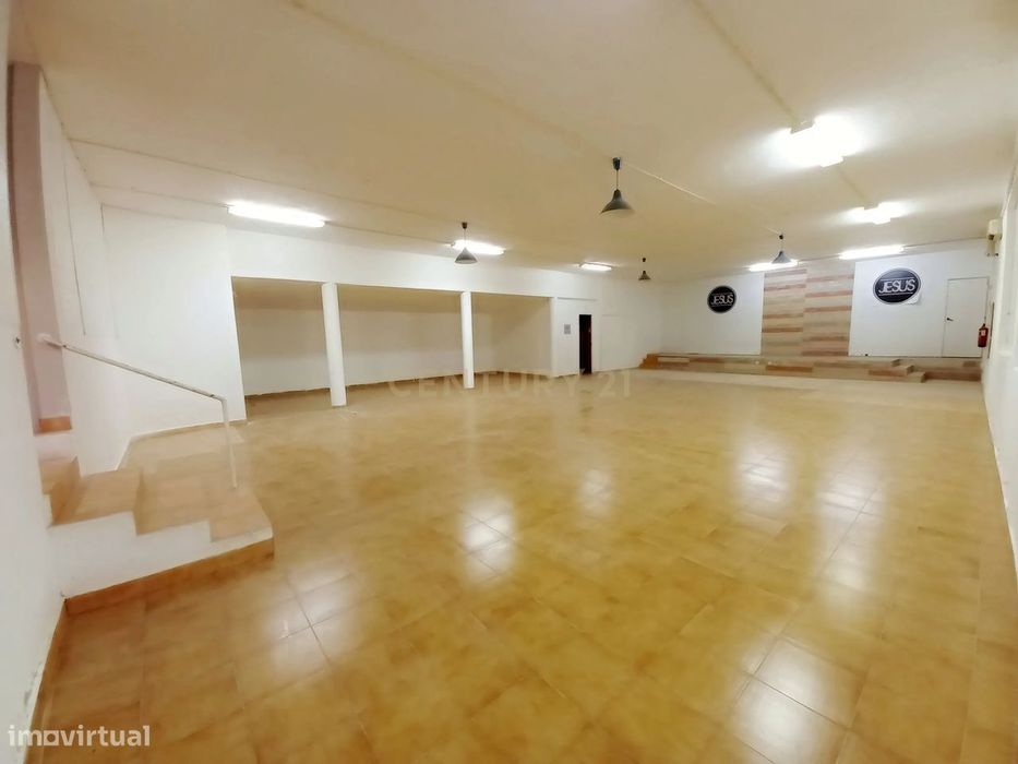 Reservado - Armazém em Albufeira com 272m2
