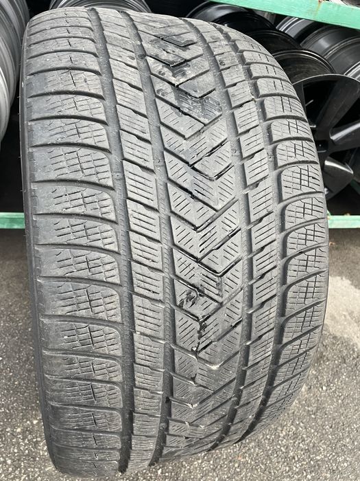 315/30R22 Pirelli Scorpion Winter