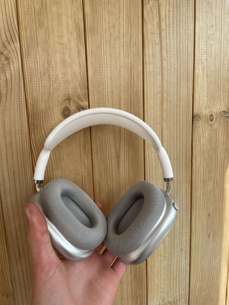 AirPods Max silver