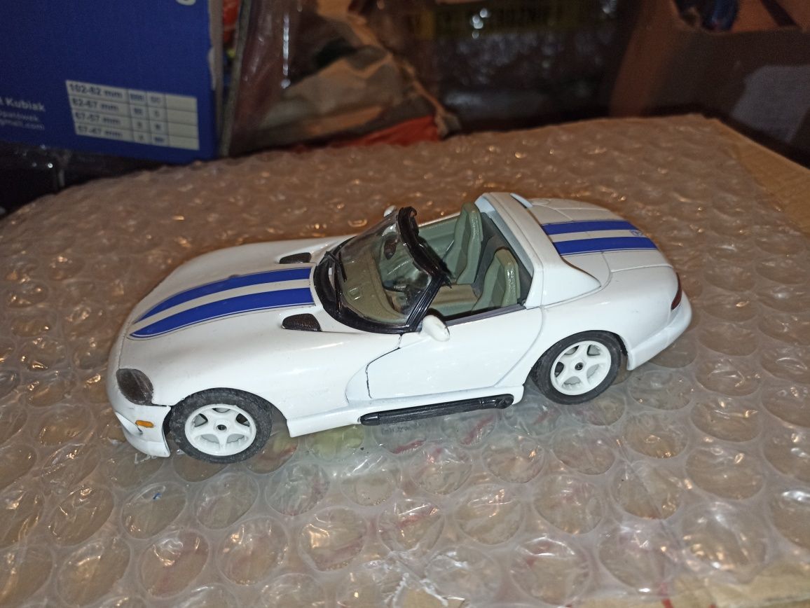 Model Dodge Viper Bburago 1:24