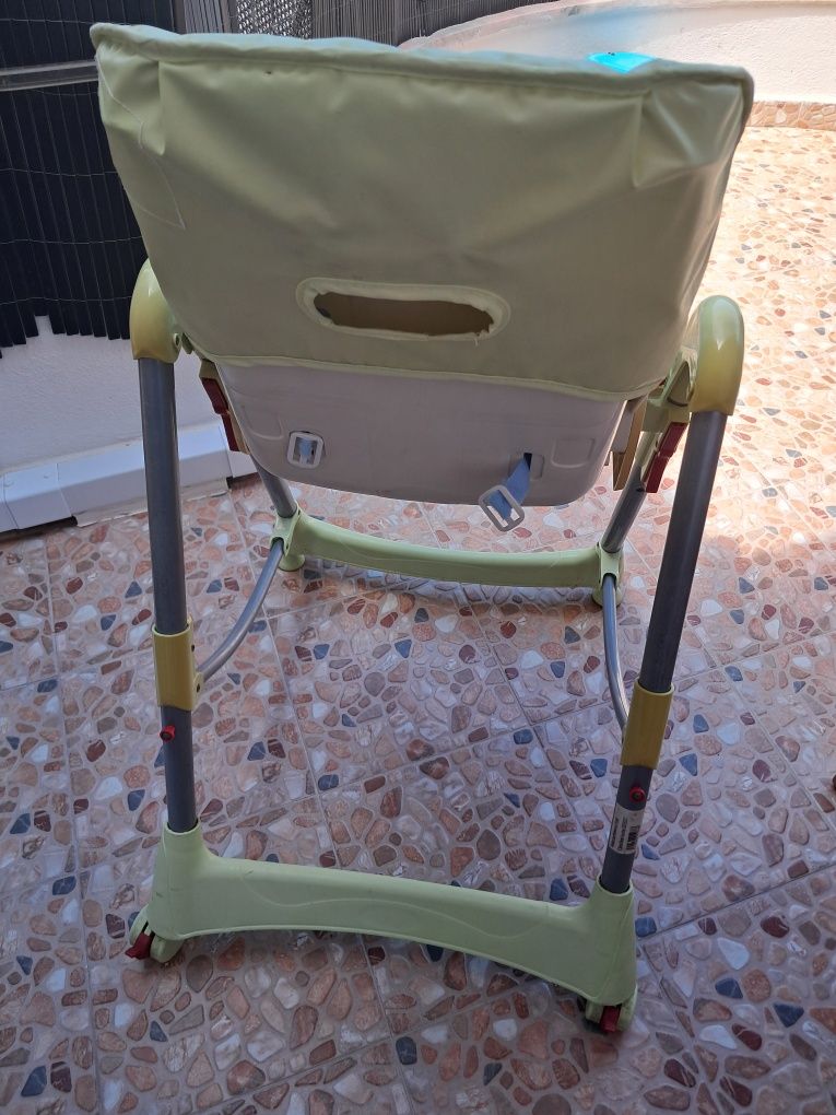 Cadeira de papa para criança.