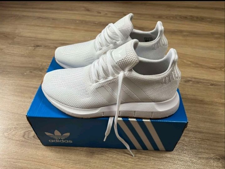 Adidas swift run, оригинал, стелька 27