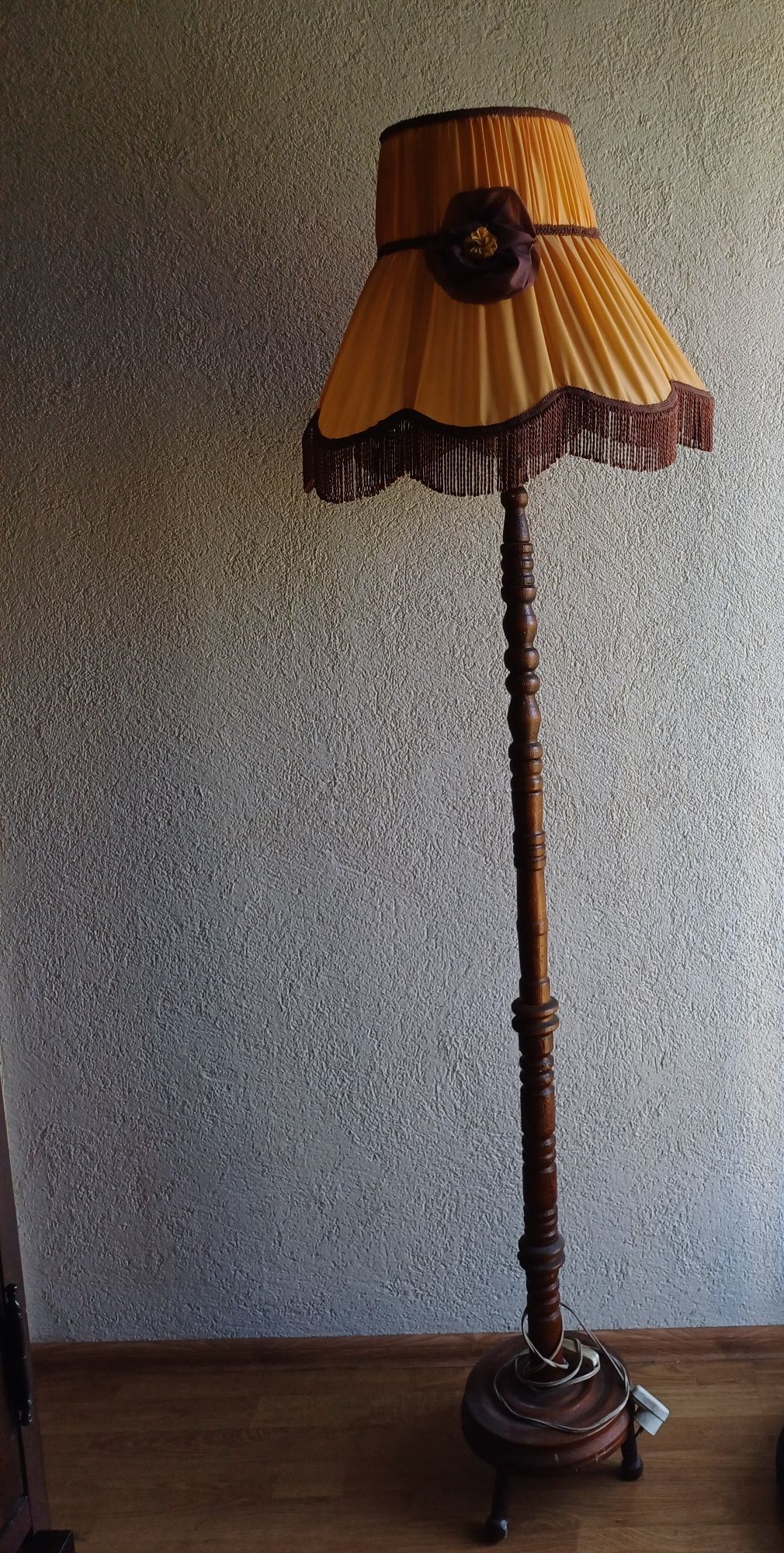 Lampa stojąca z PRL