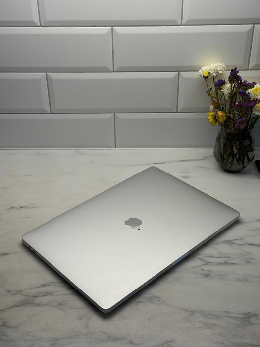 MacBook Pro 16" Intel Core i9