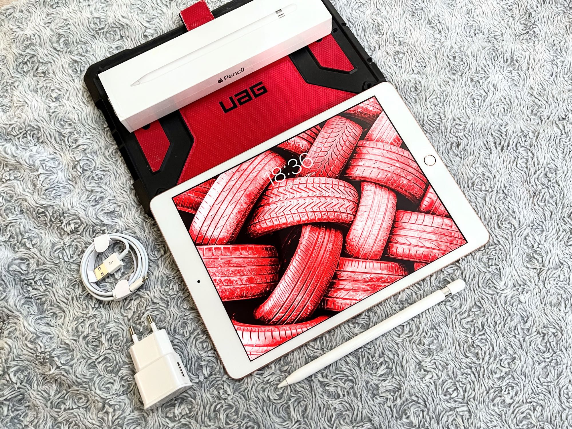 IPad 7 (32 gb) wi-fi + чехол UAG! А2197