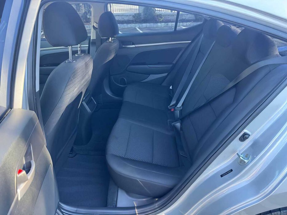 Hyundai Elantra      2019