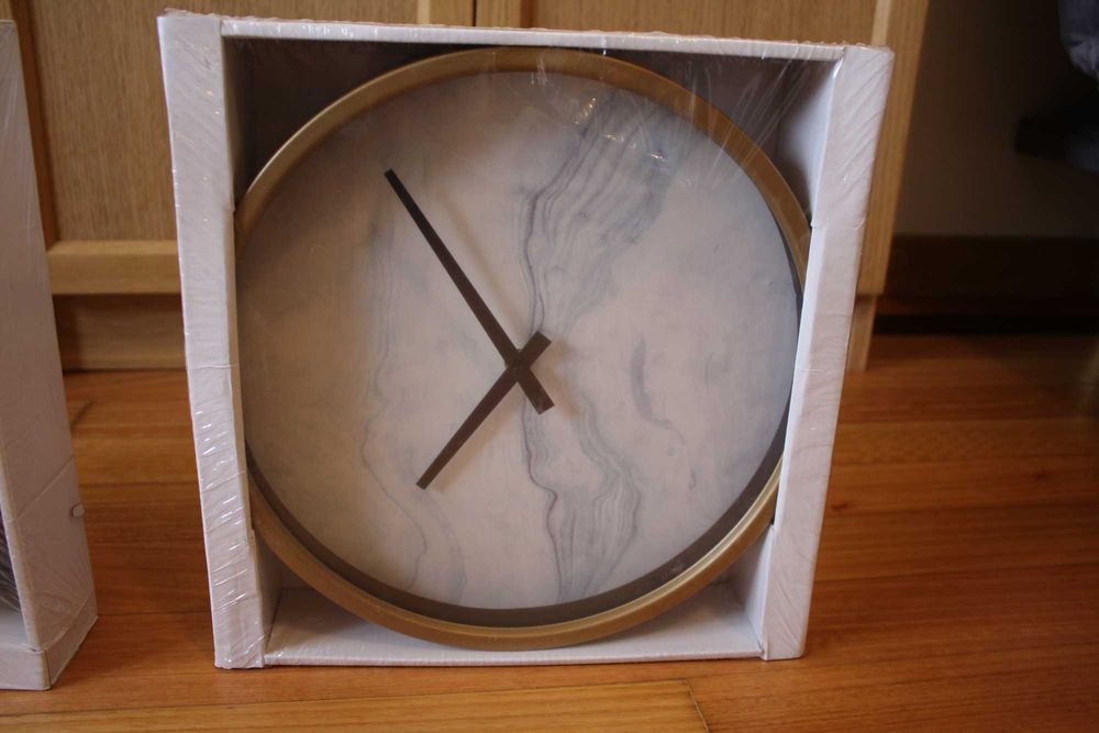 Relógios NOVOS para parede de casa.