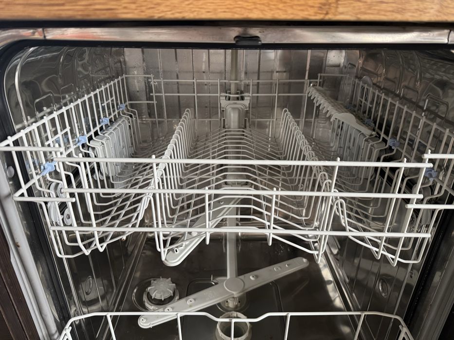 Kosz na naczynia górny do zmywarki Beko D 8879 FD 60cm