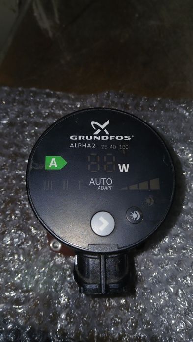 Pompa obiegowa Grundfos Alpha 2 obudowa elektronika sterownik