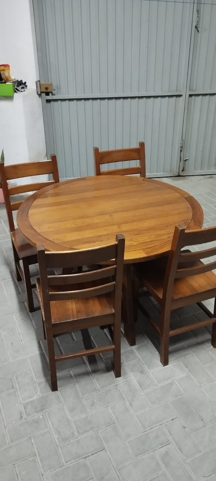 Mesa com 4 cadeiras