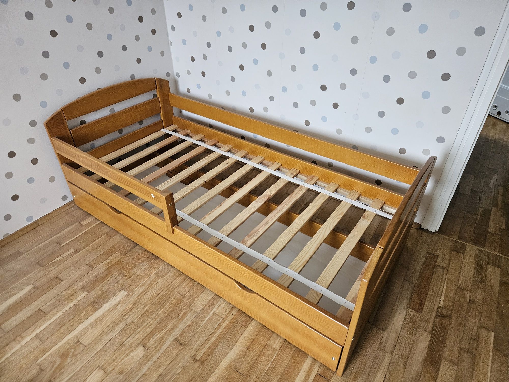 Łóżko dziecięce/ młodzieżowe